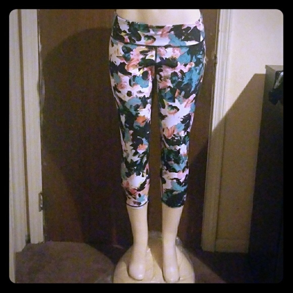 Fabletics Pants - FABLETICS workout Leggings